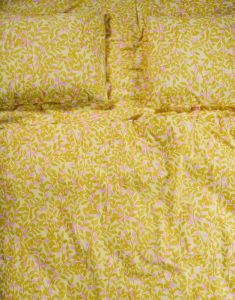 ESSENZA & CO Petite berry lemon yellow Dekbedovertrekset 140 x 220 cm