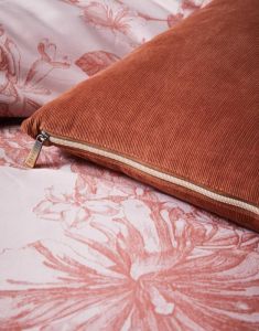 ESSENZA Riv Shell brown Sierkussen 45 x 45 cm