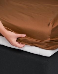 ESSENZA Satin Leather Brown Spannbettlaken 180 x 200 cm
