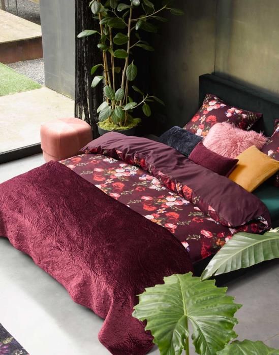 Overredend Luchtpost viel ESSENZA Roeby Sprei Burgundy 150 x 200 cm