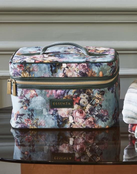 Beauty cases clearance