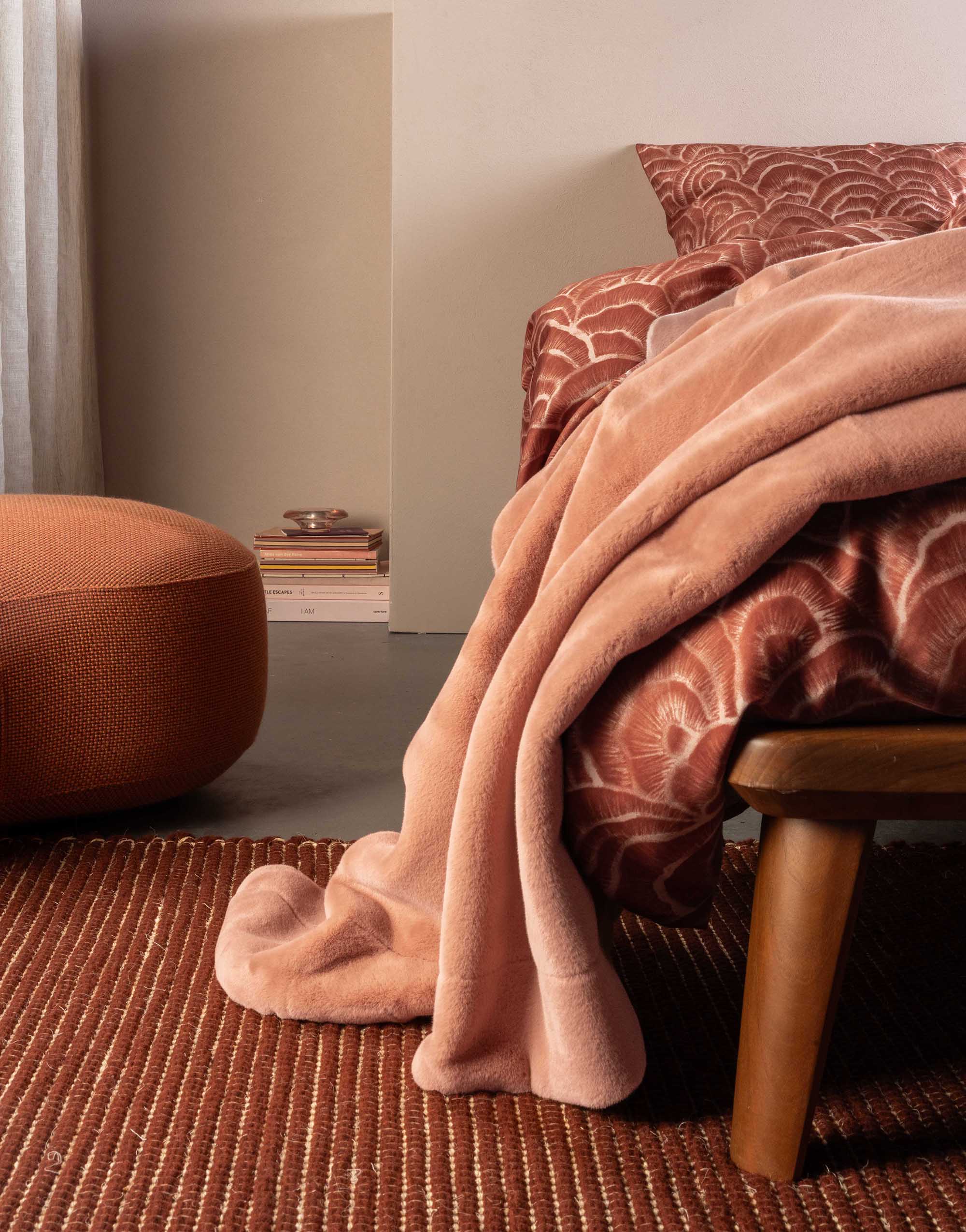 Essenza dekbedovertrek Raye in terracotta met natuurlijke materialen