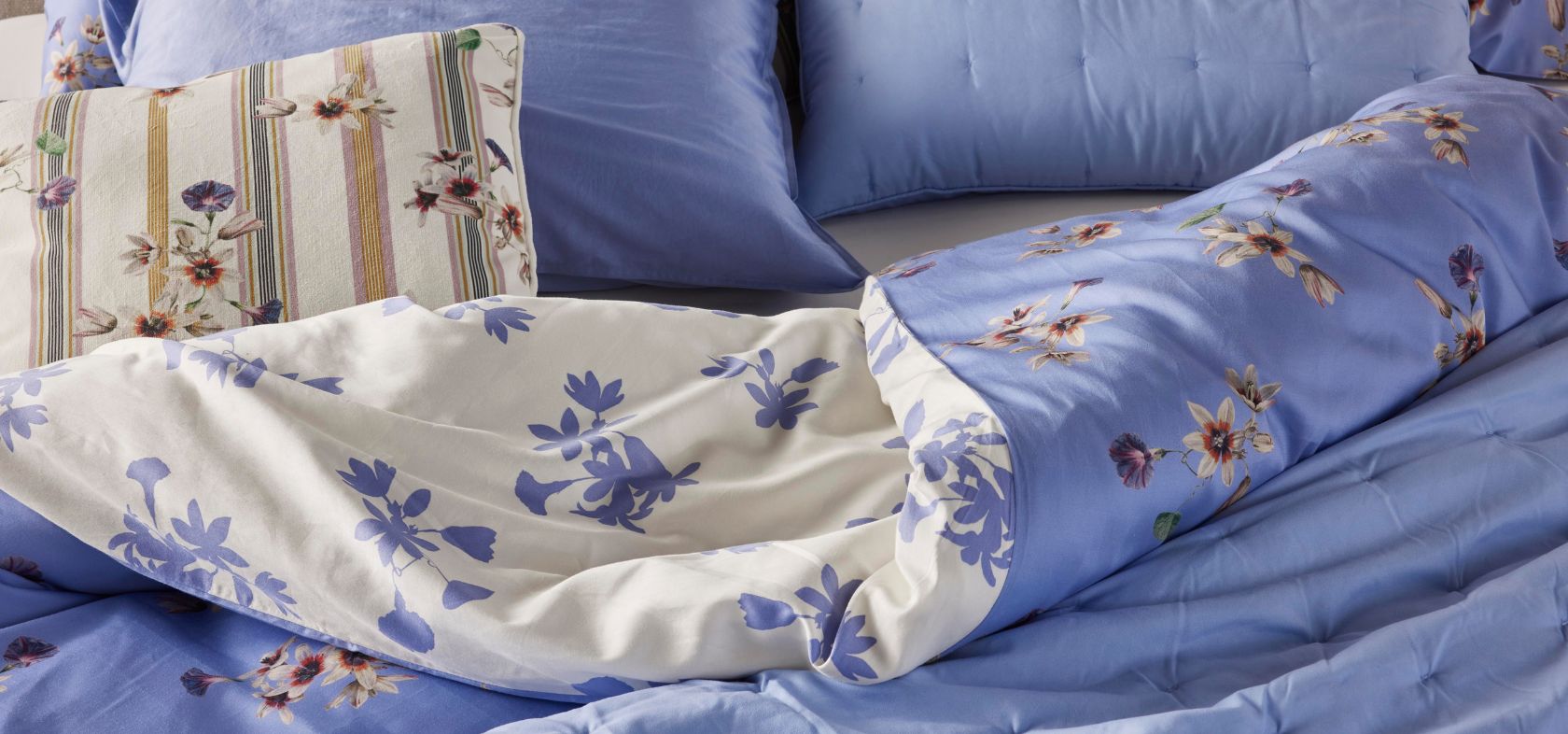 ESSENZA Fiora Lavender blue Dekbedovertrekset 240 x 220 cm
