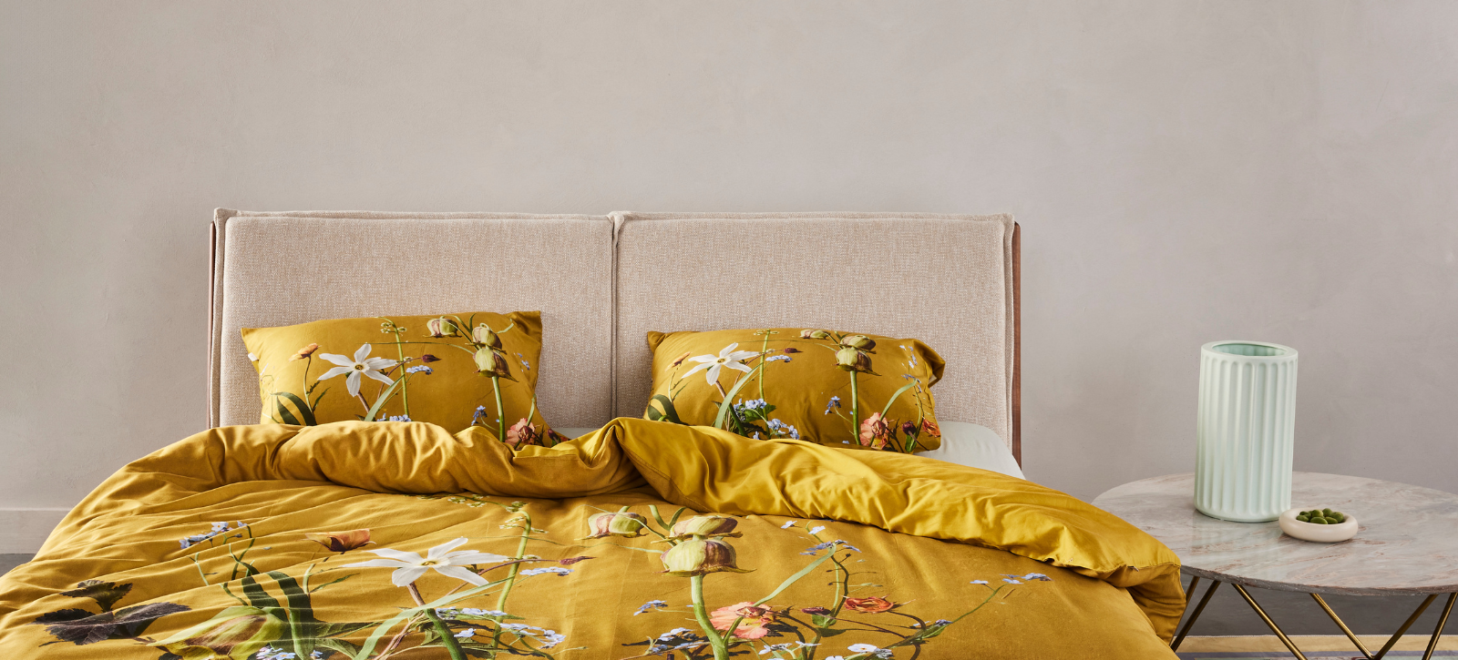 ESSENZA Ficaria Flower ochre Dekbedovertrekset 240 x 220 cm
