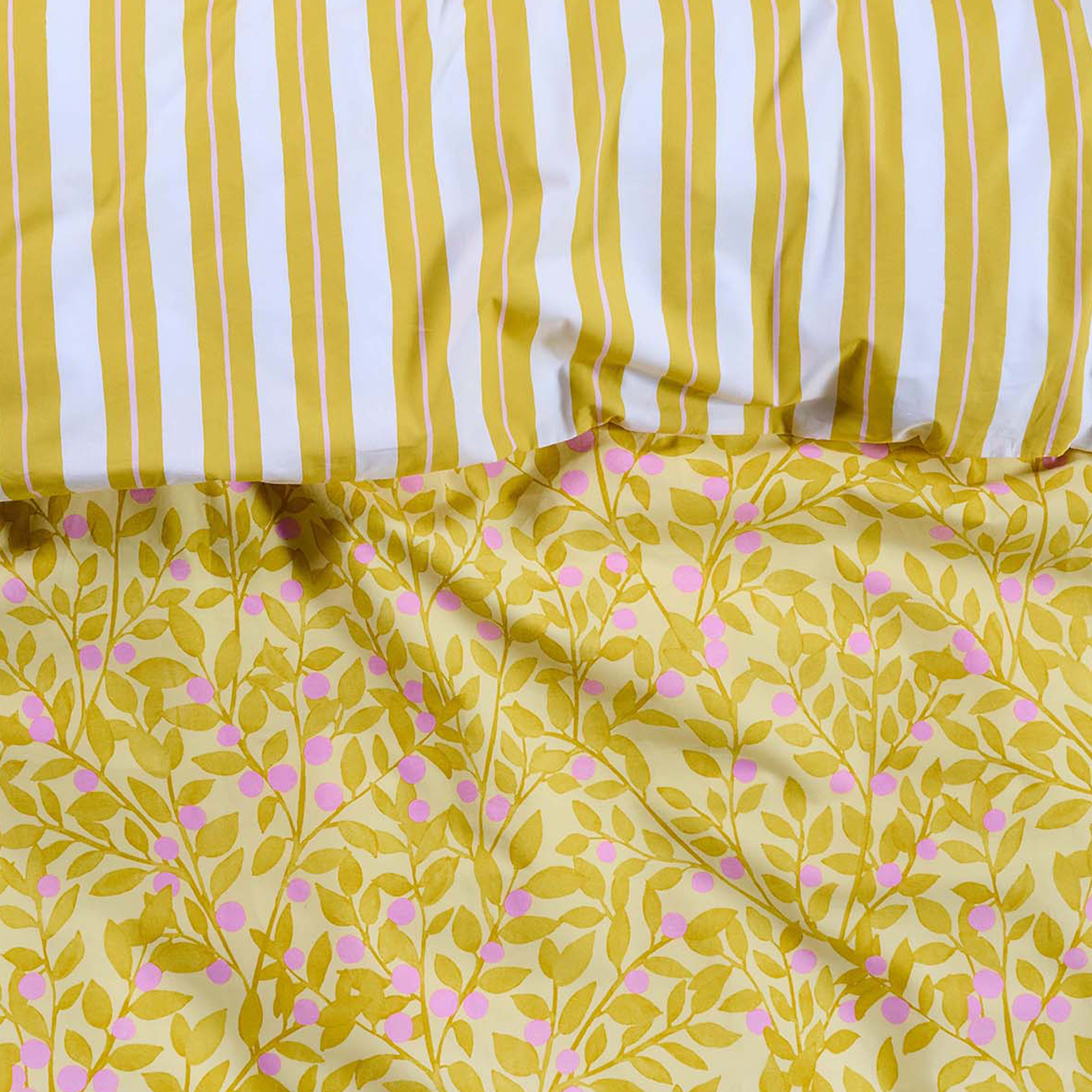 ESSENZA & CO Petite Berry Lemon Yellow Dekbedovertrekset 200 x 220 cm